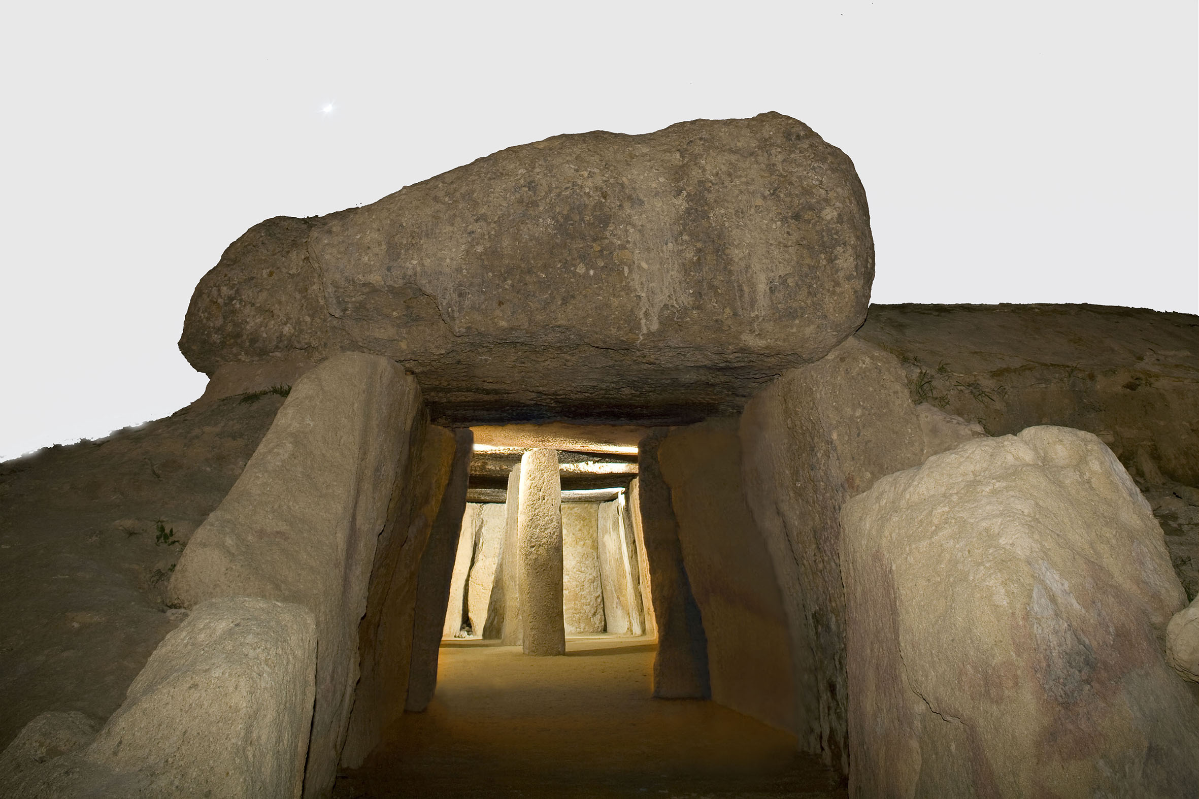 Visita al dolmen de Menga